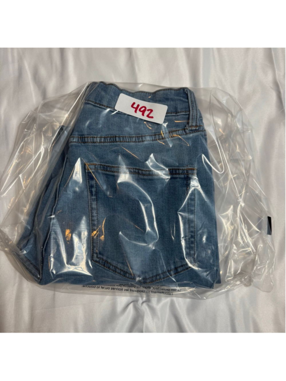 Women's Wild Fable High Rise Mom Jeans Size 4 Blue Distressed - Picture 7 of 7